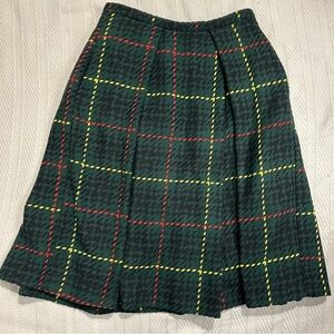 ASOS size 6 plaid skirt,‎ fully lined, wool blend, green/yellow/red, kilt